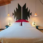 Bazaar Otel Tiran
