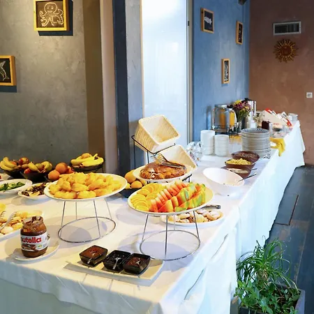 Bazaar Hotel