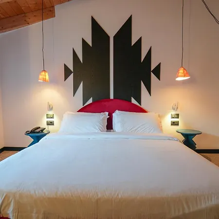 Bazaar Hotel Tirana