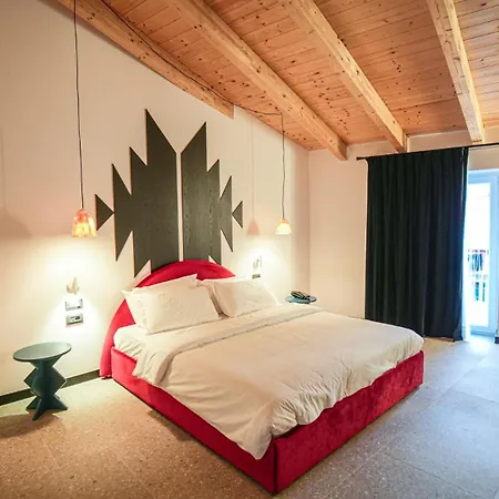 Bazaar ホテル ティラナ